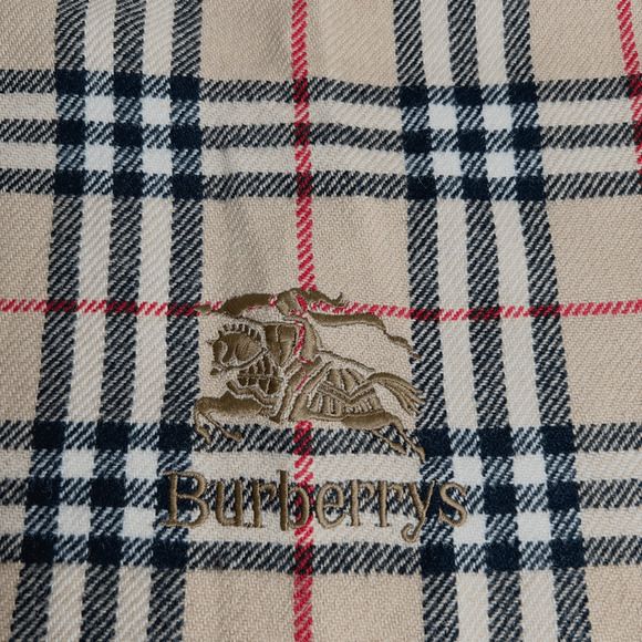 Burberry 100% Wool Scarf - Picture 7 of 10